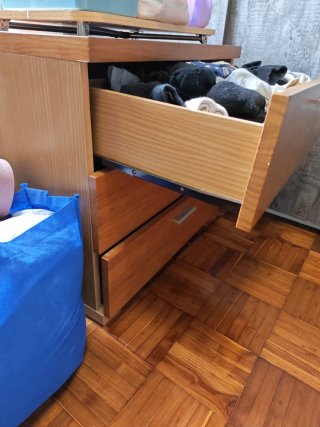 2 Cajoneras de madera buena