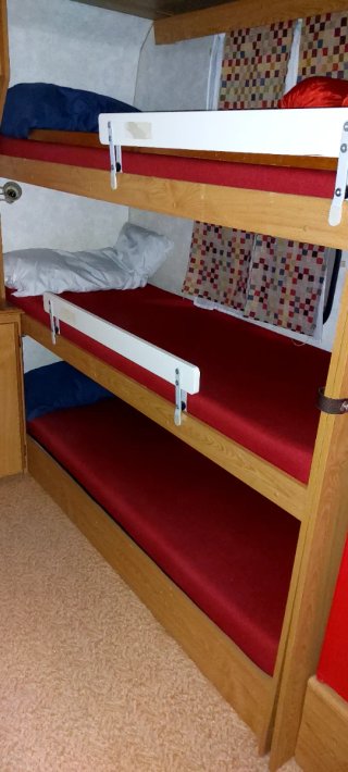 Caravana Caravelair + 750kg,  tres ambientes