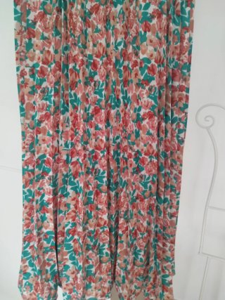 Vestido floral verde y rosa