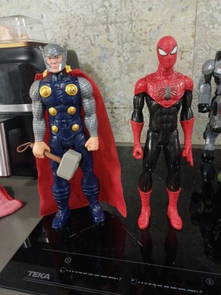 Figure Marvel Thor e Spiderman