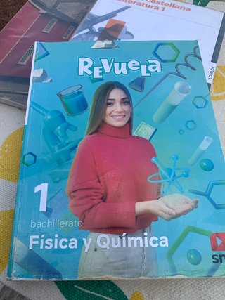 Física y Química 1o Bachillerato : Revuela
