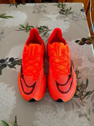 Zapatillas Nike Running Naranja y Negro