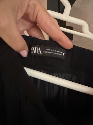 Pantalón negro plisado