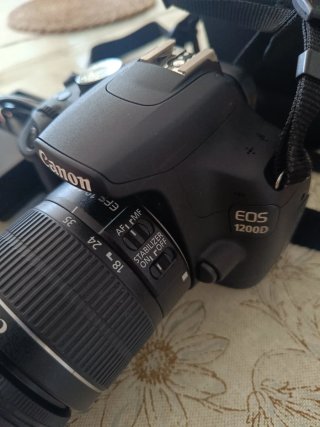 Cámara Canon EOS 1200D + Accesorios