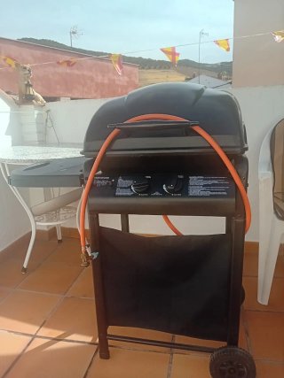 Barbacoa de gas negra