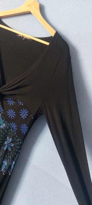 Vestido Desigual Negro con Estampado Floral