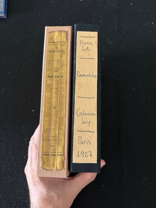 Libros en francés, reencuadernados. 10 € cada uno.