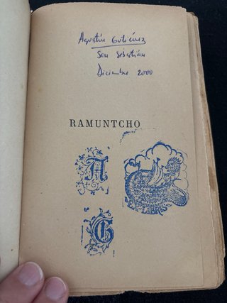 Libros en francés, reencuadernados. 10 € cada uno.