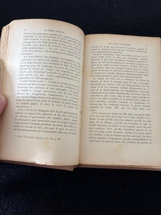 Libros en francés, reencuadernados. 10 € cada uno.