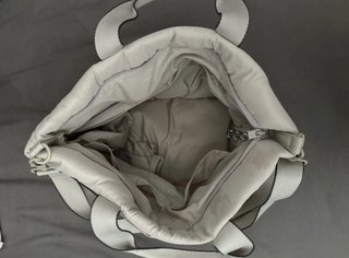 Bolso grande Oysho beige y blanco