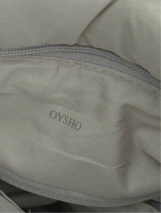 Bolso grande Oysho beige y blanco