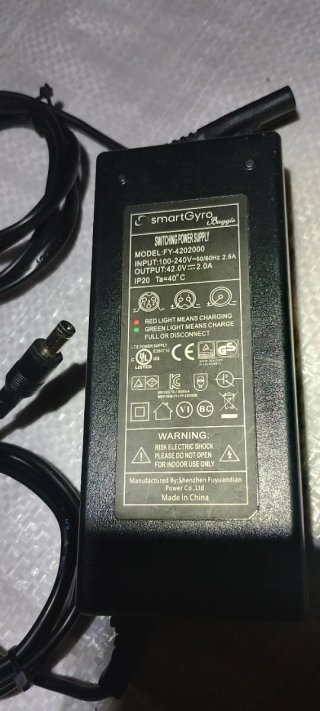 Cargador Patinete Eléctrico