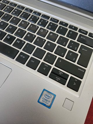 Portátil HP Plata + Cargador y Ratón