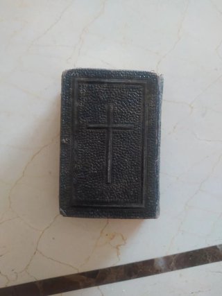 Libro religioso antiguo Diamante Divino