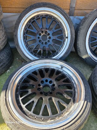 Se vende 4 Llantas 19 japan racing jr10 JWL
