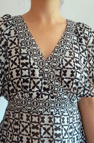 Blusa Vaporosa Estampada Escote Cruzado