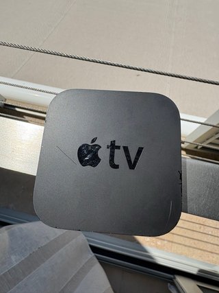 Apple TV A1469 con mando y cable