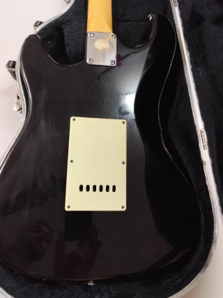 Guitarra Sunn Mustang by Fender + estuche fender