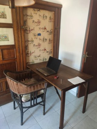 Mueble compacto: Armario + 2 camas + 2 mesas