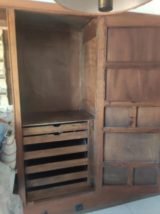 Mueble compacto: Armario + 2 camas + 2 mesas
