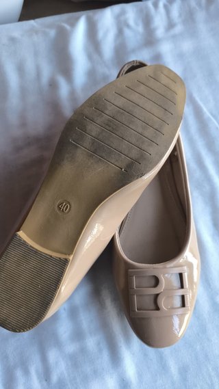Bailarinas Piccola Piu Beige Charol Hebilla Talla