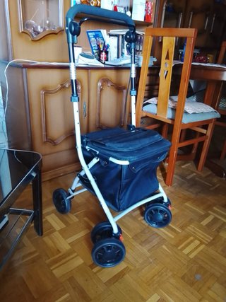 Silla de ruedas   y silla auxiliar