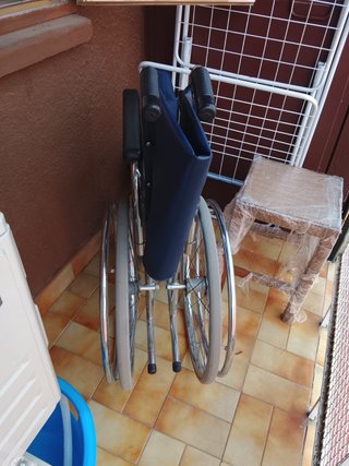 Silla de ruedas   y silla auxiliar