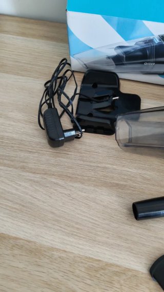 Aspiradora de mano Qilive con accesorios