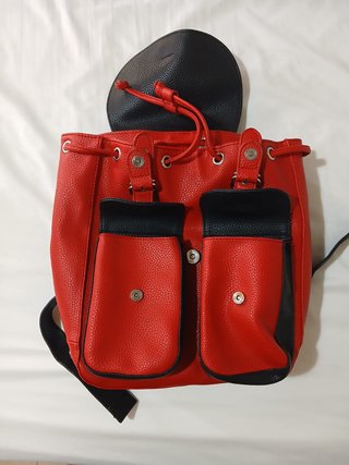 Bolsa/Mochila GUESS + regalo