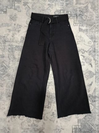 Pantalón vaquero ancho negro