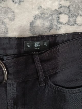 Pantalón vaquero ancho negro