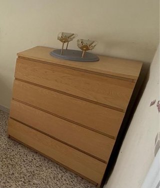 Cómoda de madera con 4 cajones