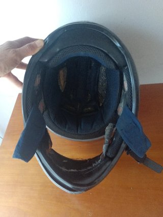 Casco de moto MT Helmets gris