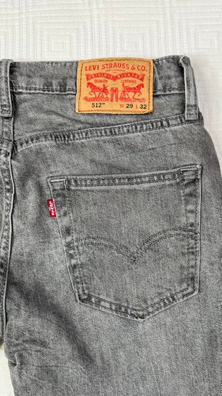 Pantalón vaquero Levi’s 512 hombre slim gris W29