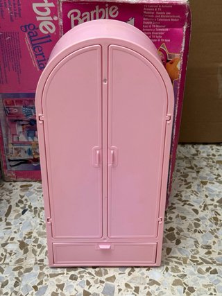 Barbie 2 en 1 Armario y Televisión