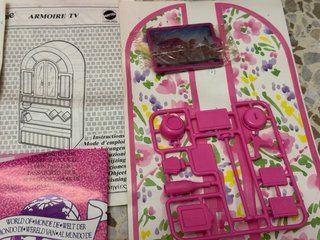 Barbie 2 en 1 Armario y Televisión