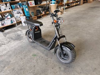 Moto Eléctrica Scooter Negra