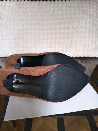 Zapatos tacón serraje marrón talla 38