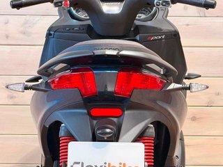 Piaggio MP3 300