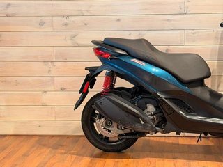 Piaggio MP3 300