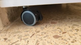 Cómoda grande con ruedas