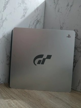 PS4 Slim Edición GT Plata