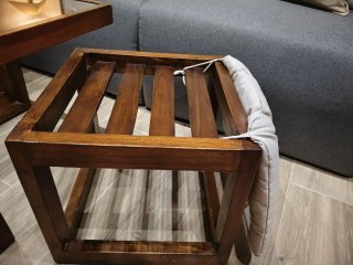 Mesa de centro Banak con asientos