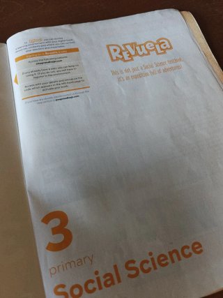 Libro ReVueela 3 Primary Social Science