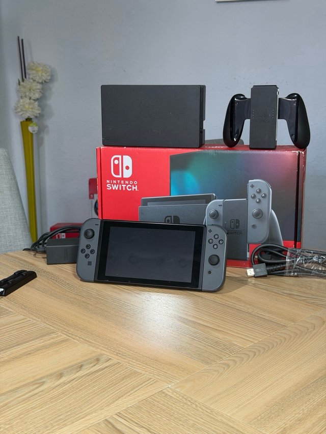 Nintendo Switch V2 (Batería Mejorada) Completa