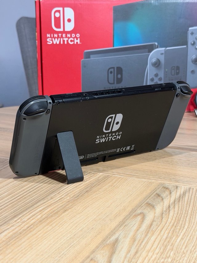 Nintendo Switch V2 (Batería Mejorada) Completa