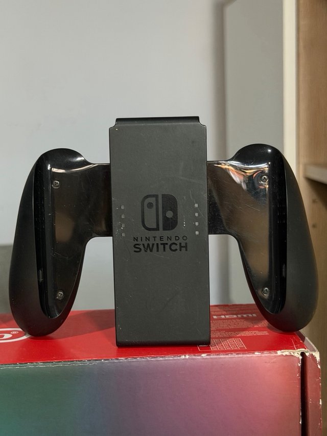 Nintendo Switch V2 (Batería Mejorada) Completa