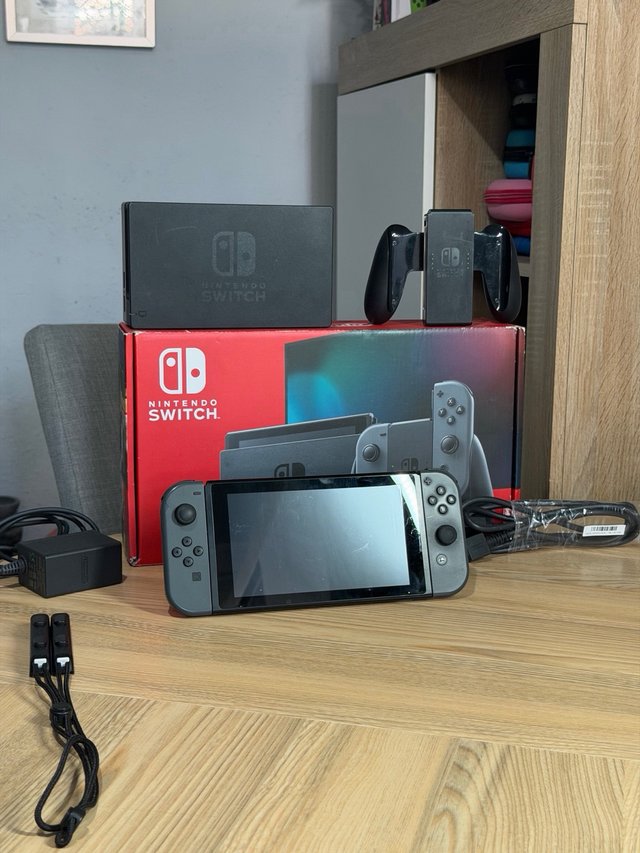 Nintendo Switch V2 (Batería Mejorada) Completa