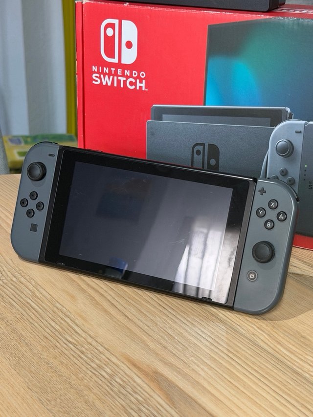 Nintendo Switch V2 (Batería Mejorada) Completa