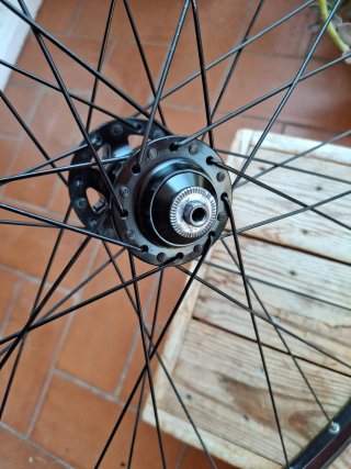 Rueda SUNRINGLÉ Equalizer 26" delantera disc